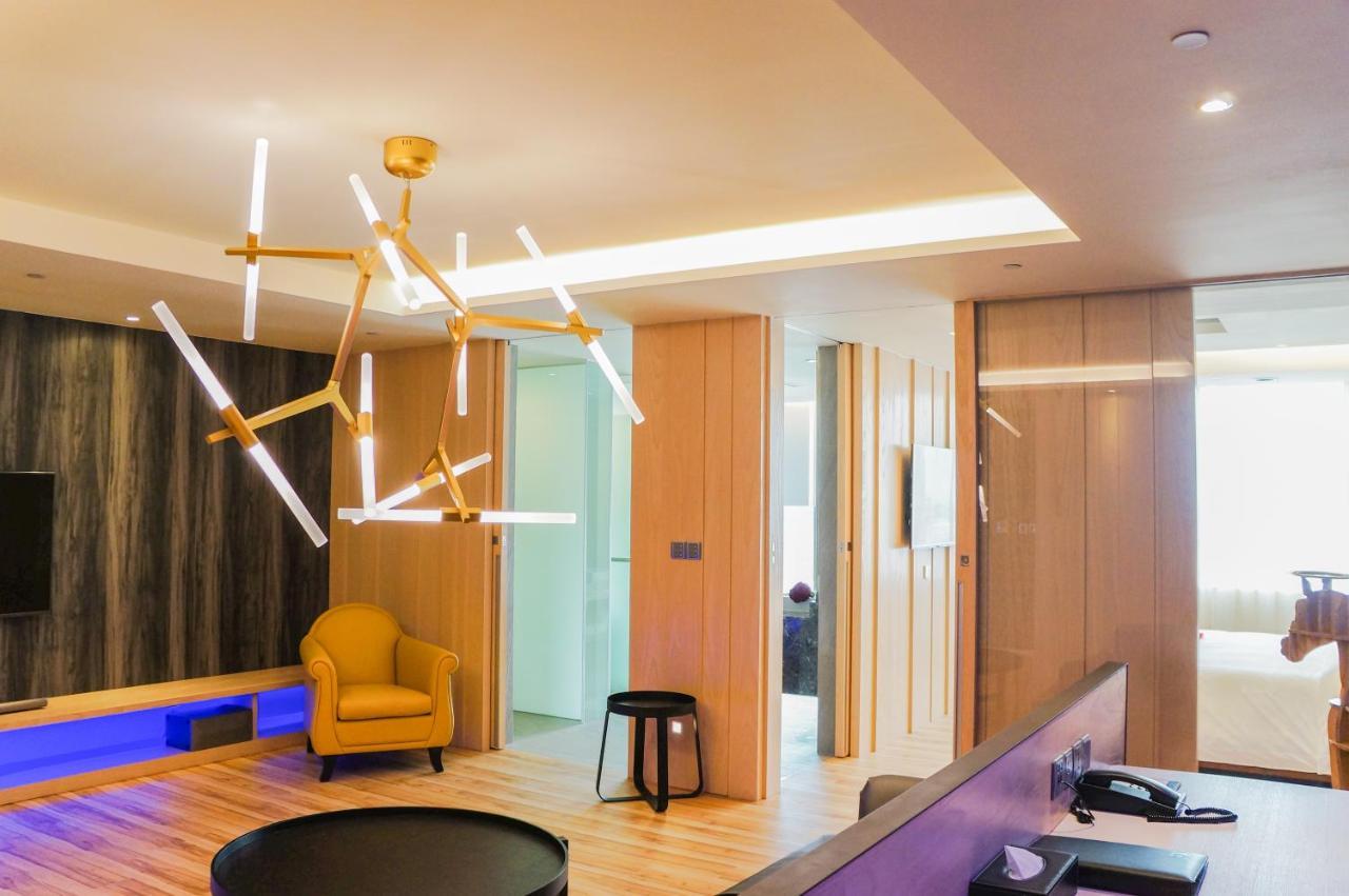 Fx Hotel Tajnan Kültér fotó