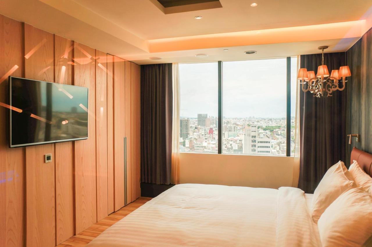 Fx Hotel Tajnan Kültér fotó