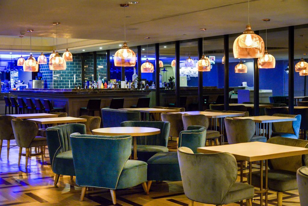Fx Hotel Tajnan Kültér fotó